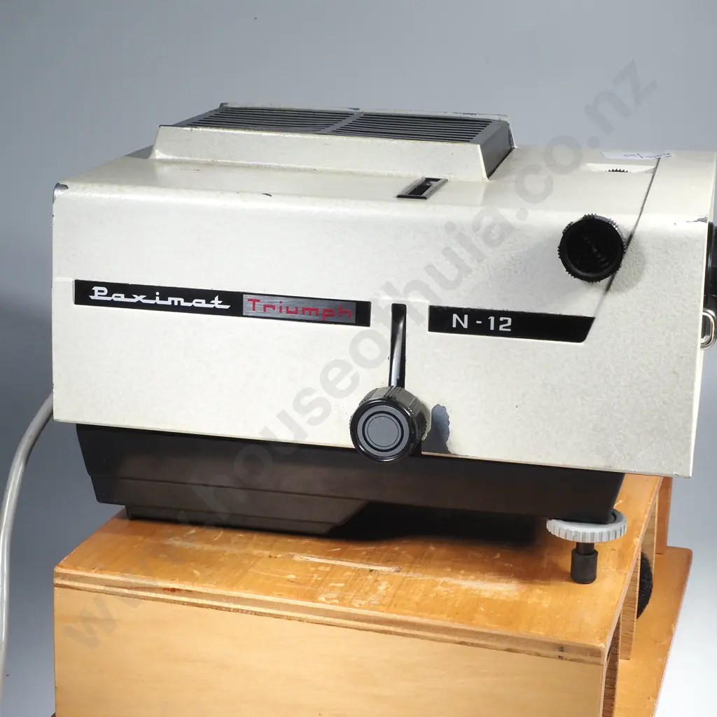 Braun Baximat Triumph Projector w Wooden Box for Projector Stand & Holding Slide Boxes Image 1++