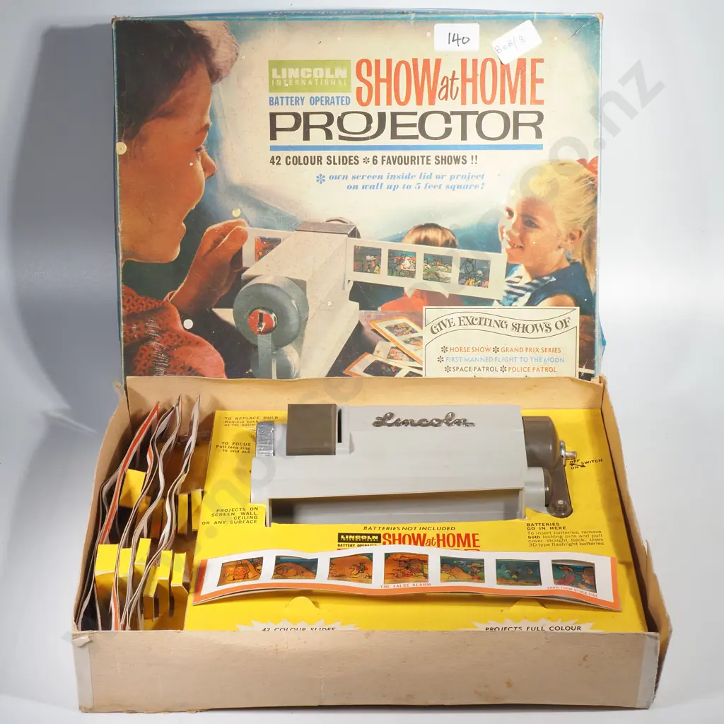 Vintage Lincoln International Show at Home Projector w 42 Colour Slides Image 1++