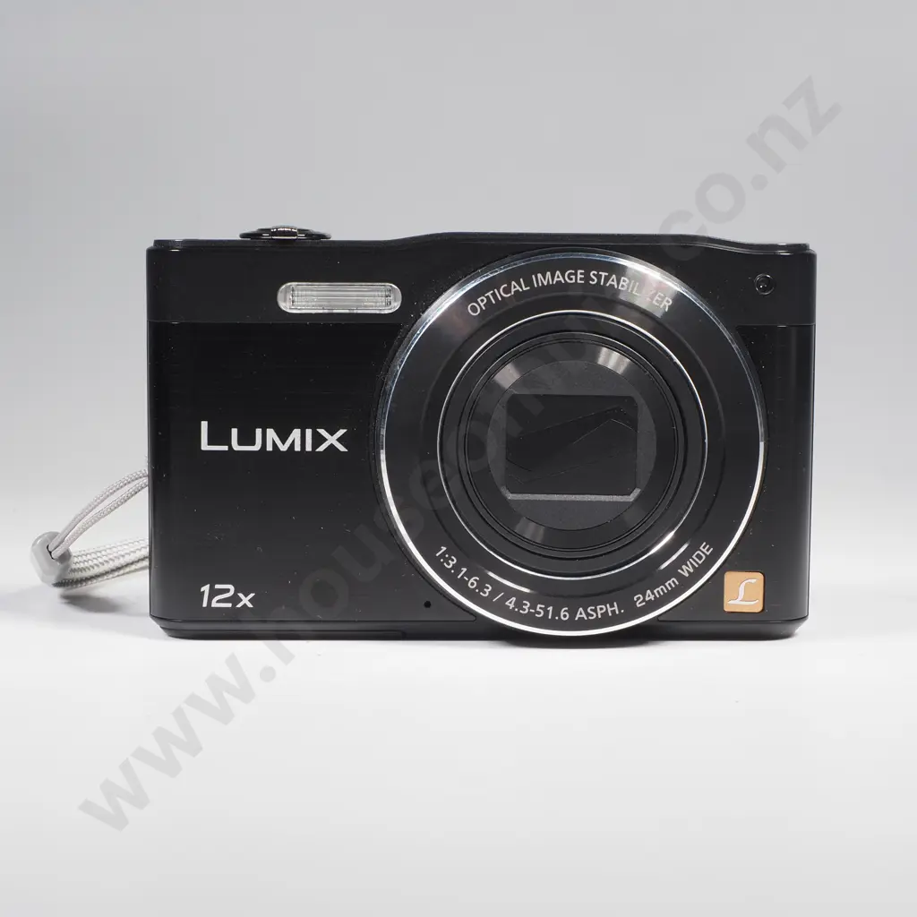 Panasonic Lumix 12x Camera w SD Card, Carry Case & Charger Image 1++