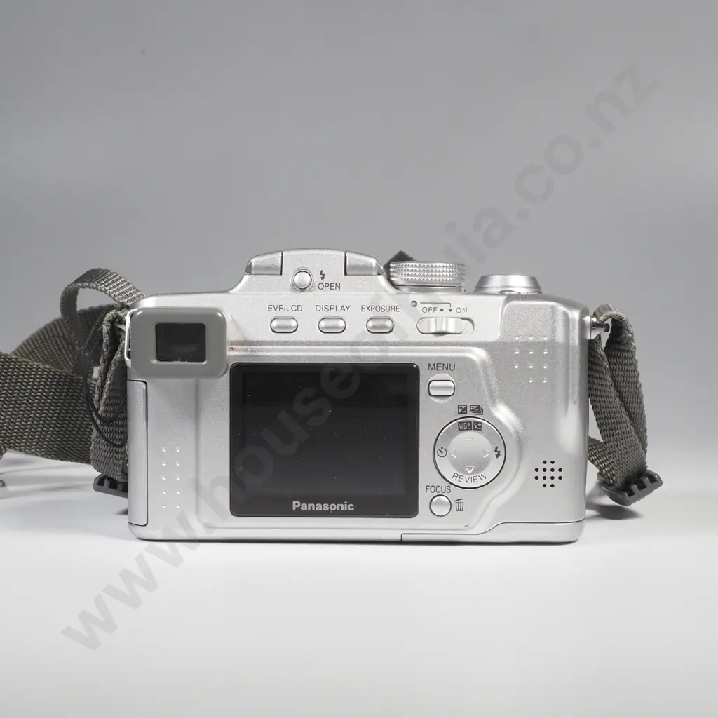 Panasonic Lumix DMC-FZ5 Camera & Case Image 1++