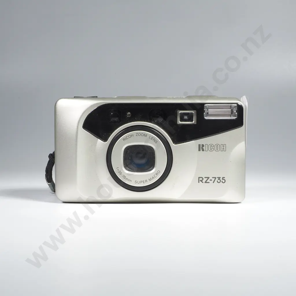 Ricoh RZ-735 Compact 35mm Camera Image 1++