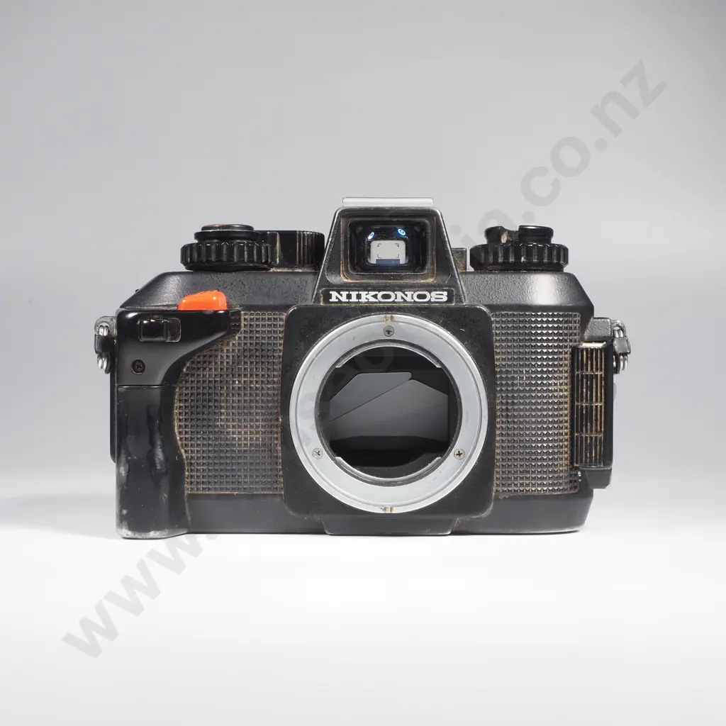 Nikon Nikonos IV-A 35mm Underwater Film Camera (Missing Lens) Designed for Underwater & Outdoor Photography Image 1++