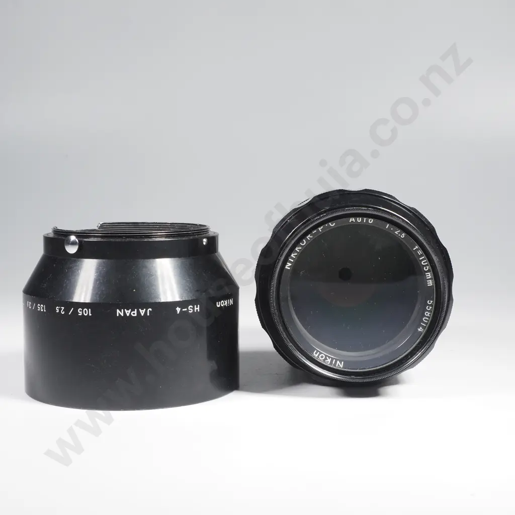Nikon Nikkor P.C Auto 105mm f/2.5 Manual Focus Telephoto Lens w HS-4 Hood Image 1++