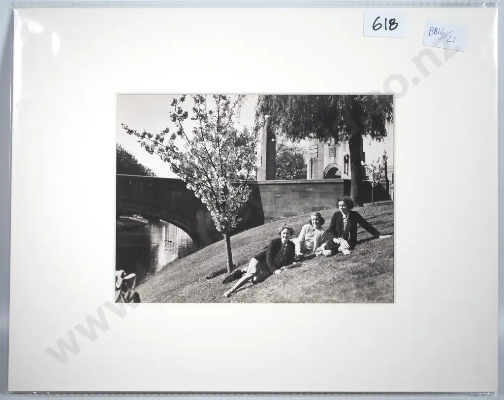 Victor Carlyle Browne - On the Banks of the River Avon, Photograph Image 1++