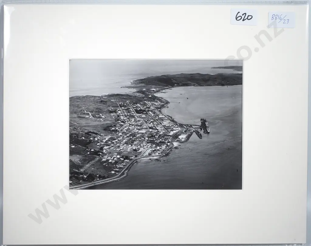 Victor Carlyle Browne - Bluff, Photograph Image 1++