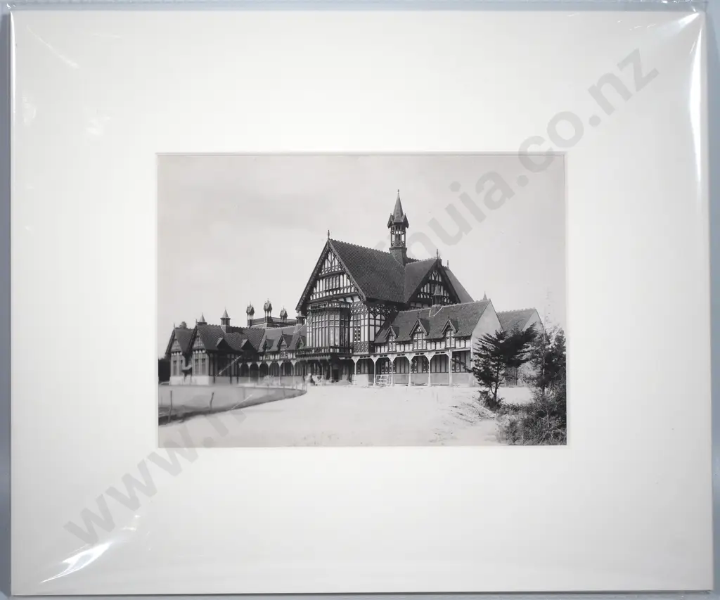 Unknown Photographer - The Bath House, Rotorua - Late 19th Century Image 1++