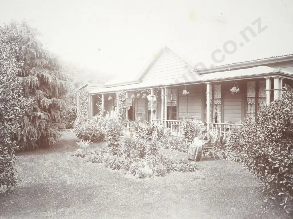 Unknown Photographer - Inscribed 'Red Leaf, Dunedin, Home of Mr & Mrs John R', Photograph Image 1++