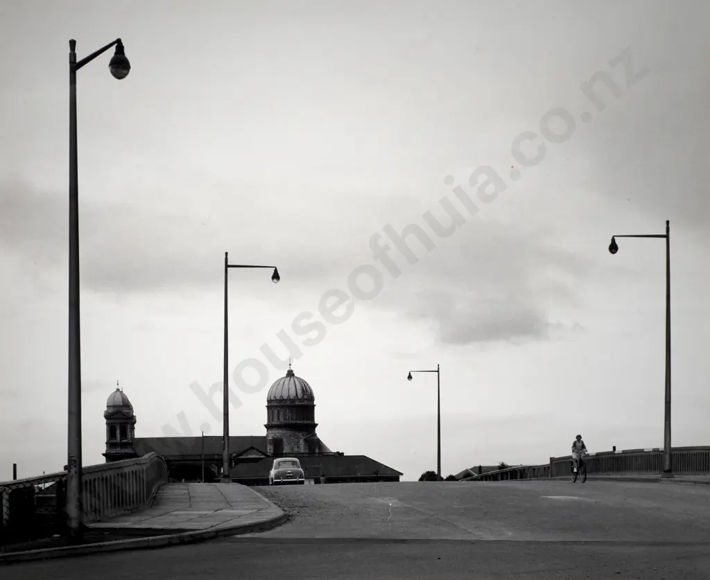 Frederick Lennard Casbolt - 'Up and Over', Photograph Image 1++