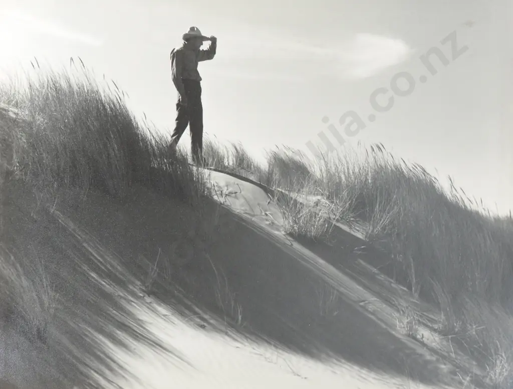 Frederick Lennard Casbolt - 'Searching', Photograph Image 1++