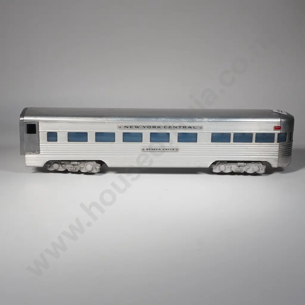 Lionel 2344 New York Central F3 Diesel Locomotive w Grey & Silver Paint & New York Central Lettering  w Freight Wagon Image 1++