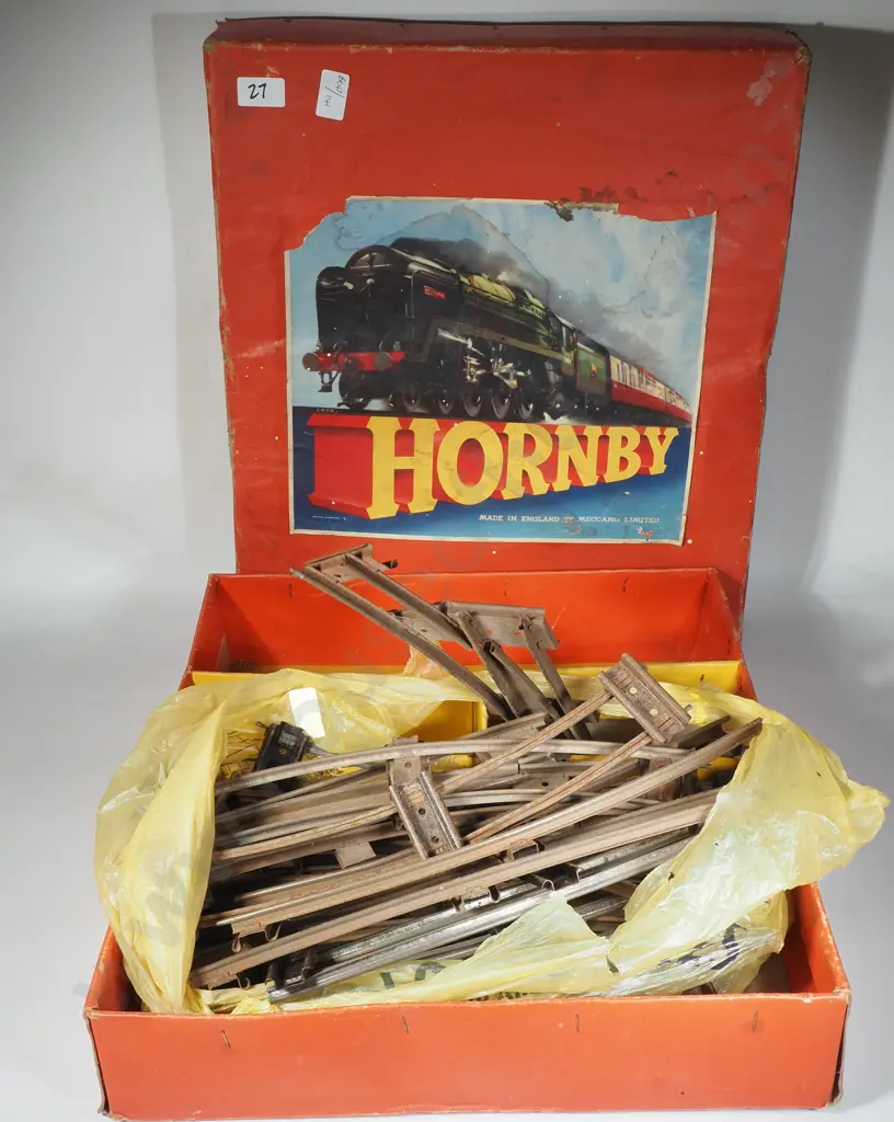 Hornby Train Box & Quantity of Railway Tracks Image 1++