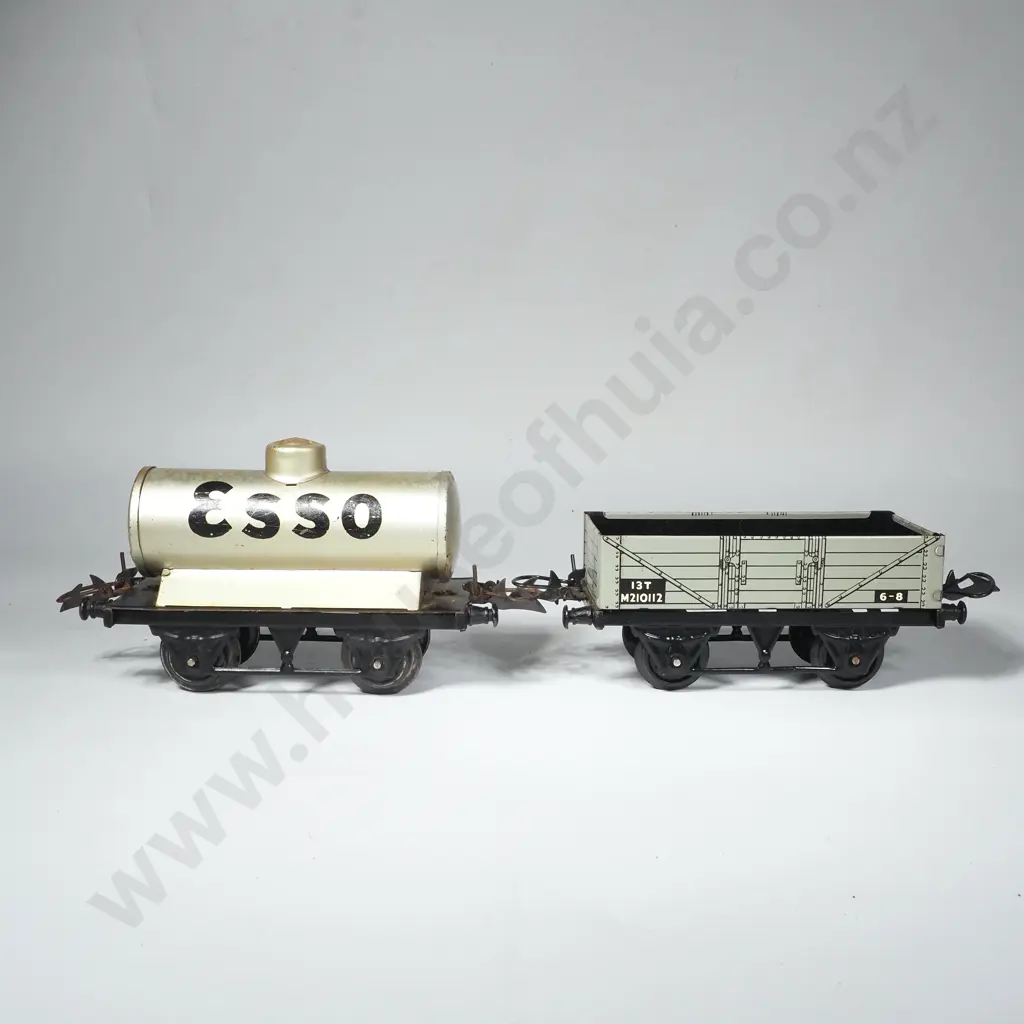 Hornby Wagon O Gauge Wagon No 1 & No 1 Petrol Tank  'Esso' in Original Box Image 1++