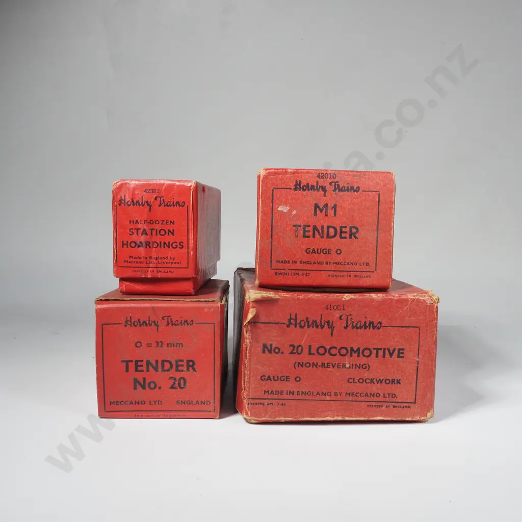 Hornby O Gauge  No 20 Locomotive, Tender No 20 , M1 Tender & Station Hoardings All in Original Boxes Image 1++