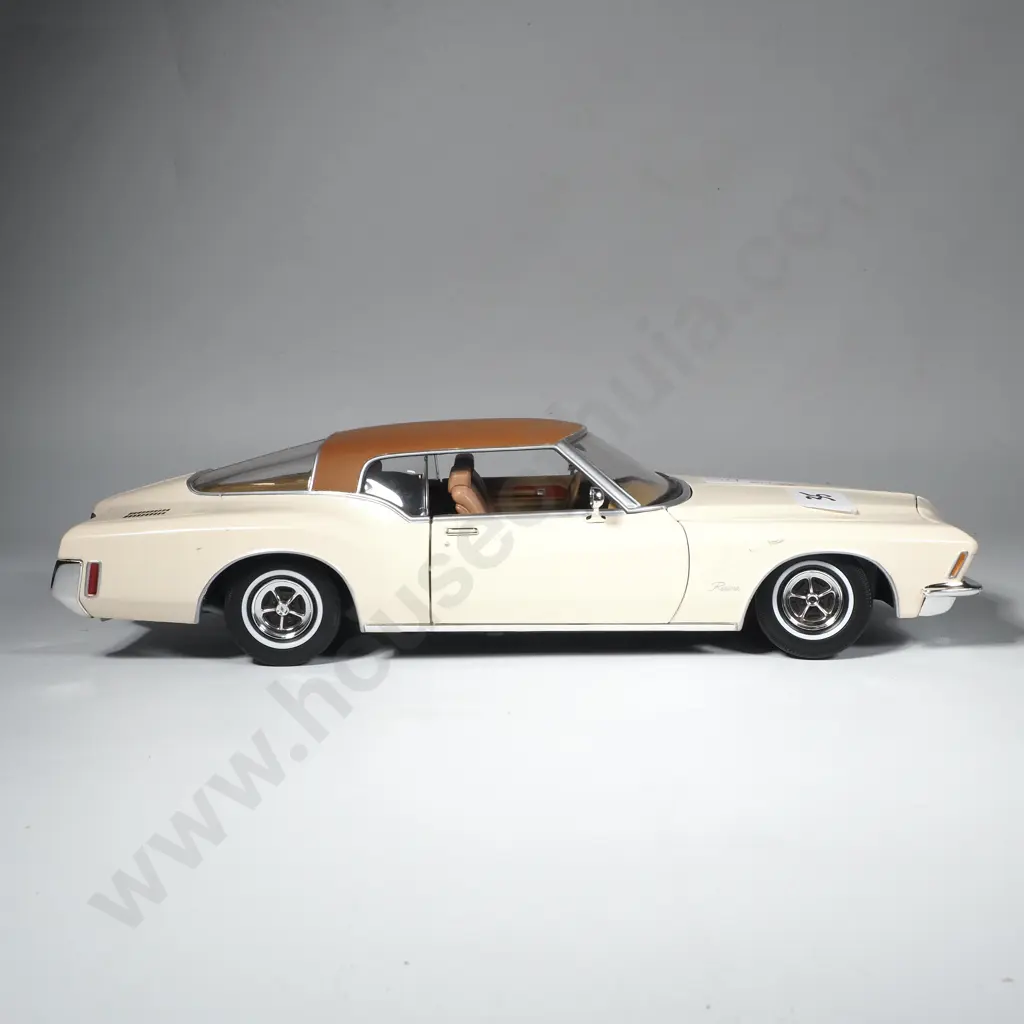 1971 Buick Riviera GS Image 1++