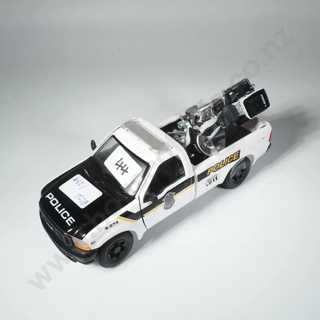 Ford F-350 Super Duty Police Ute And Bike Model car Image 1++