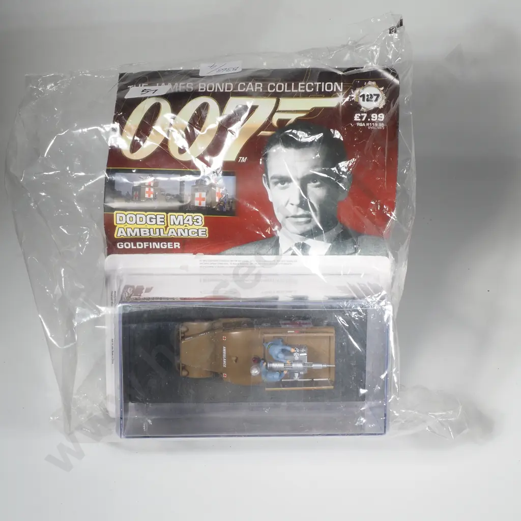 The James Bond Collection - Dodge M43 Ambulance, Series 127 Image 1++