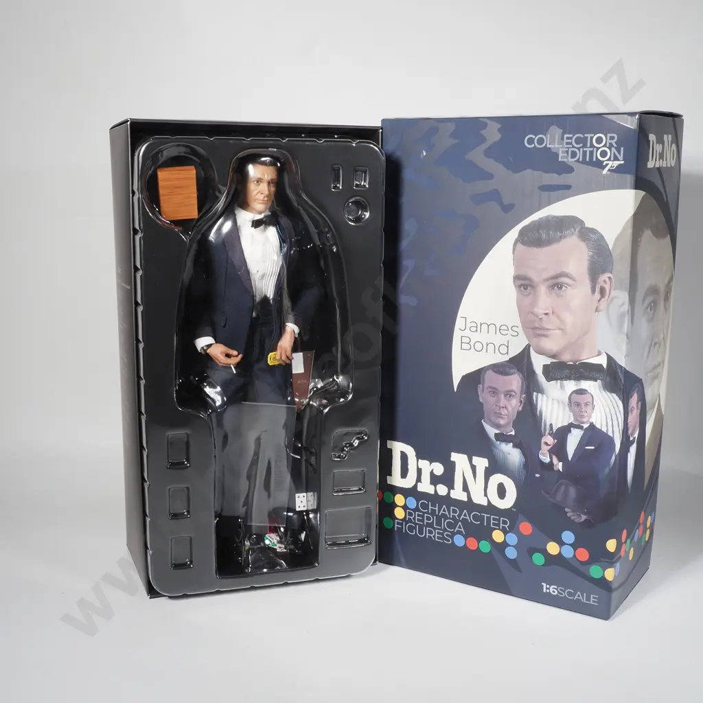 James Bond 'Dr.No' - Collector Edition 1:6 LE 1186/2000 Image 1++
