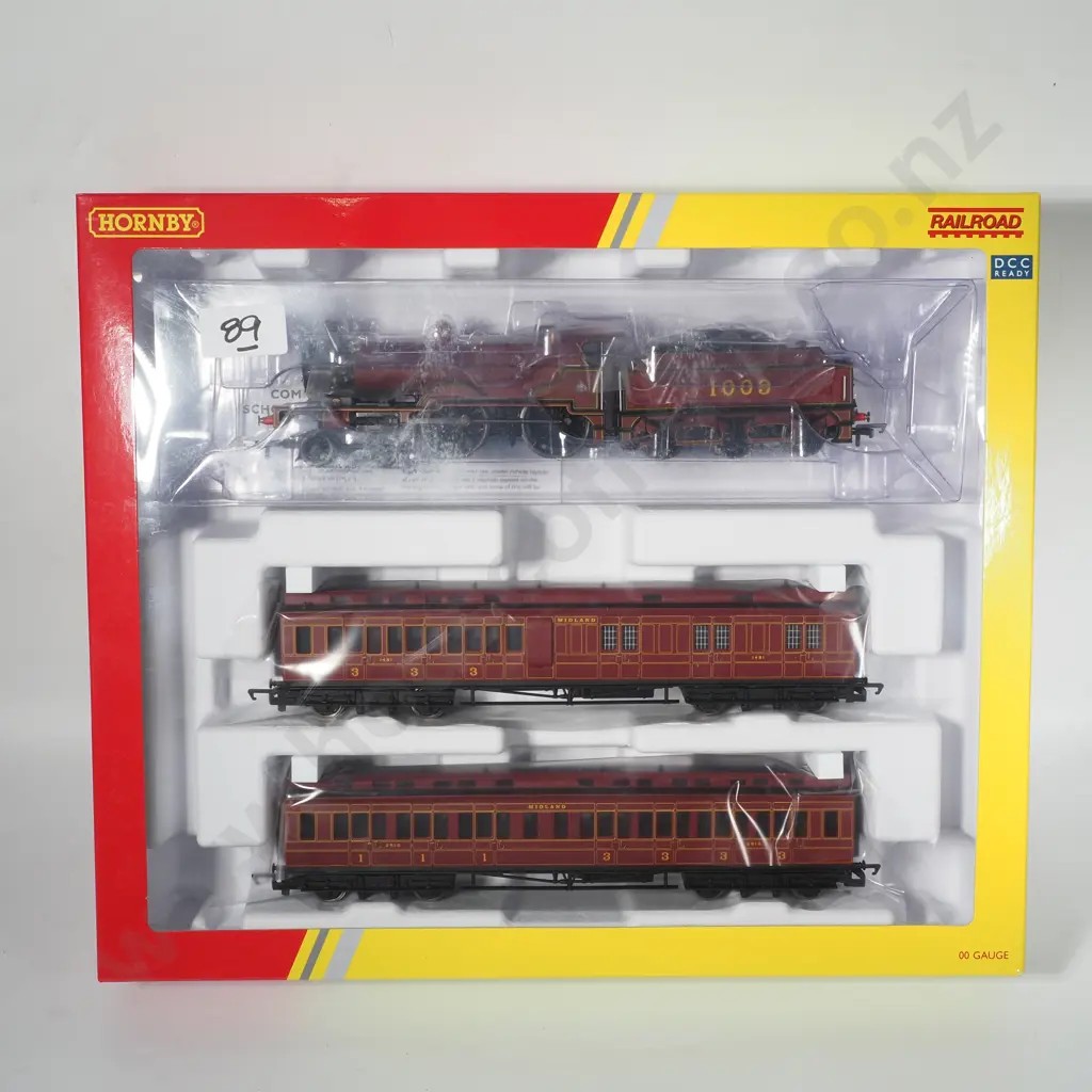 Hornby 'Railroad' -  MR Class 4P Compound Train Pack - Mint in Box R30377 Image 1++