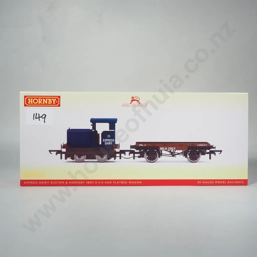 Hornby - Express Dairy Ruston & Hornsby & Flatbed Wagon - Mint in Box R3943 Image 1++