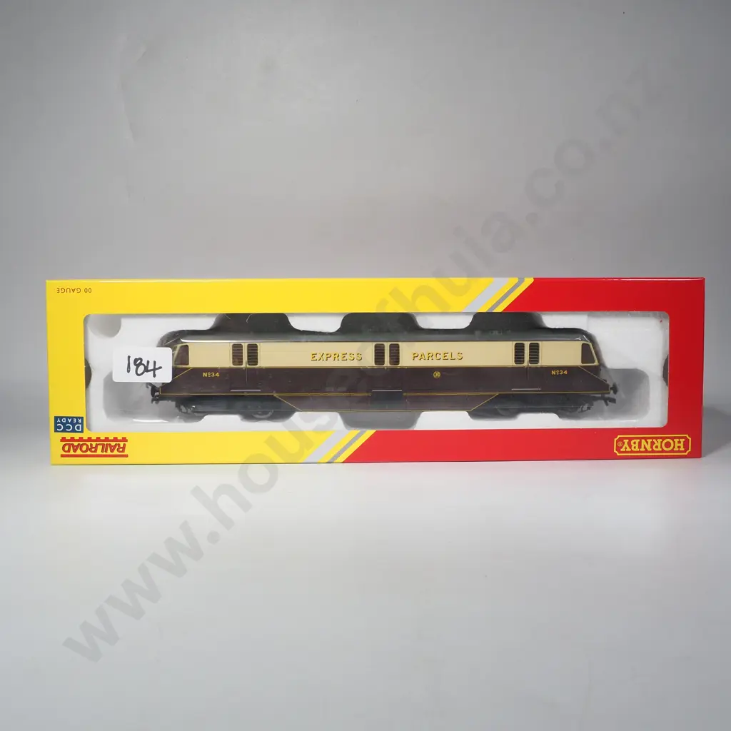 Hornby 'Railroad Plus Enhanced Livery' - GWR Parcels Railcar - Mint in Box R30384 Image 1++