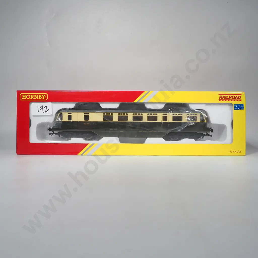 Hornby 'Railroad Plus Enhanced Livery' GWR Diesel Railcar - R3669 Image 1++