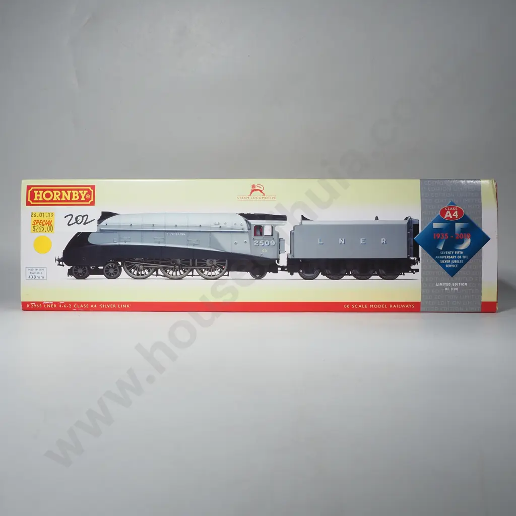 Hornby - 75th Anniversary of The Silver Jubilee Service - Mint in Box R2965 Image 1++