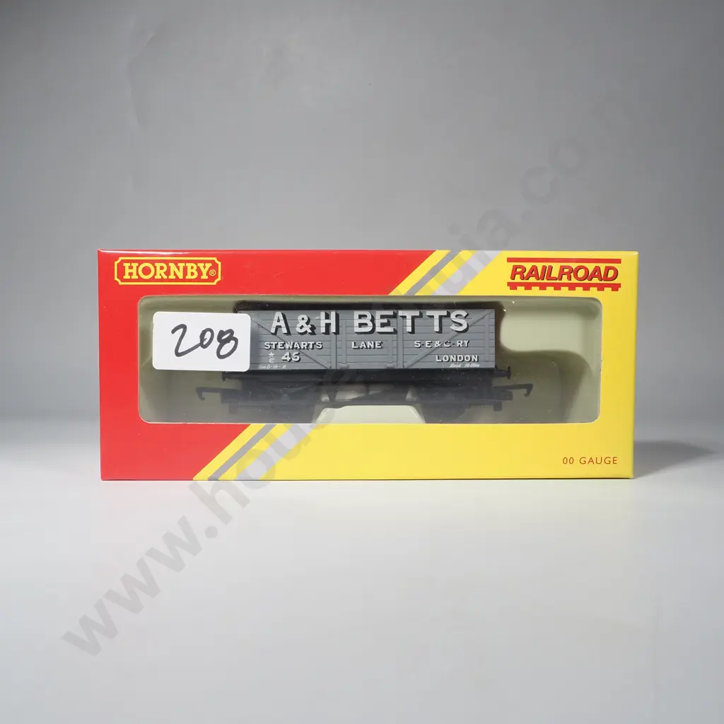 Hornby 'Railroad' - LWB Open Wagon 'A&H Betts' - Mint in Box R60049 Image 1++