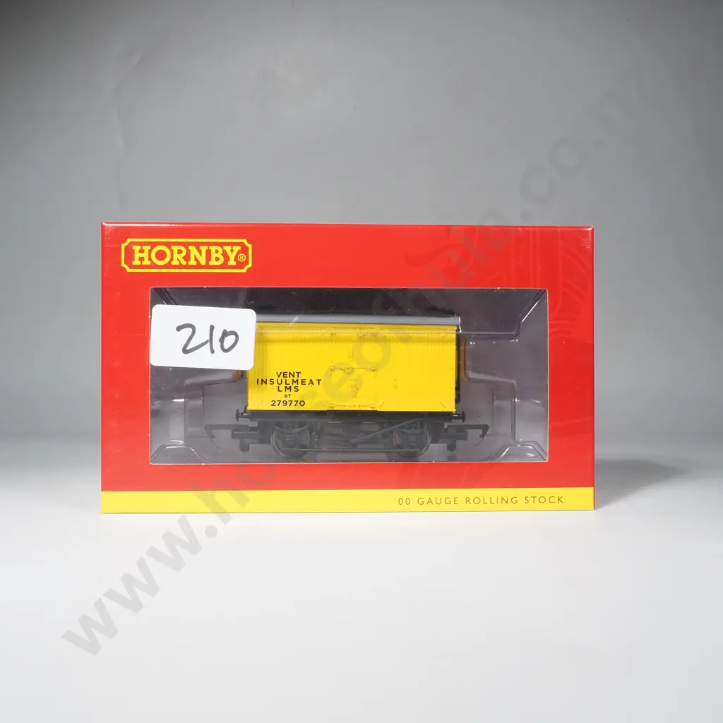 Hornby - SWB Refrigerated Van - Mint in Box R60051 Image 1++