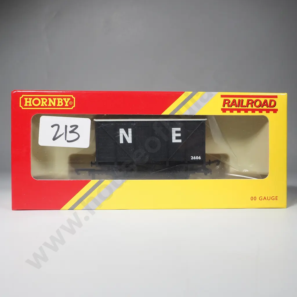 Hornby 'Railroad' - Closed Van - Mint in Box R6422 Image 1++