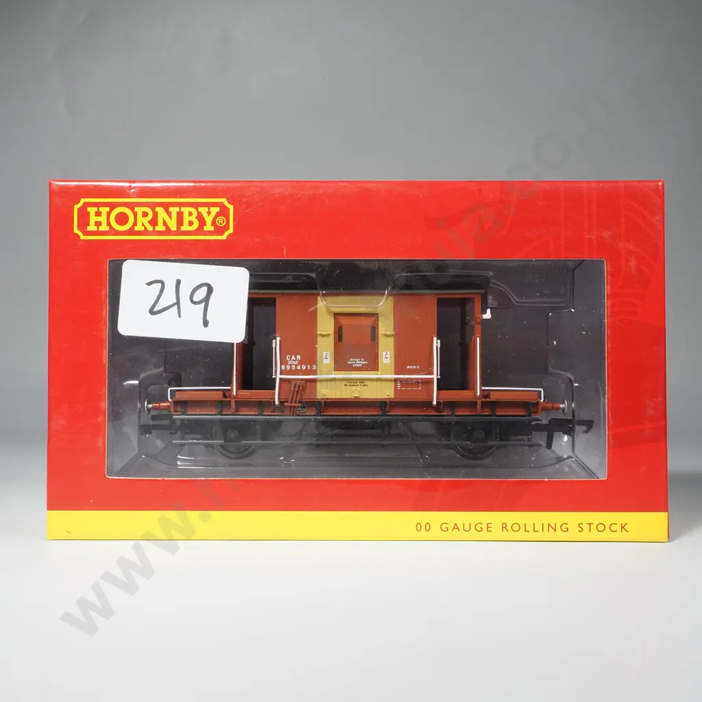 Hornby - BR 20T Brake Van - Mint in Box R6985 Image 1++