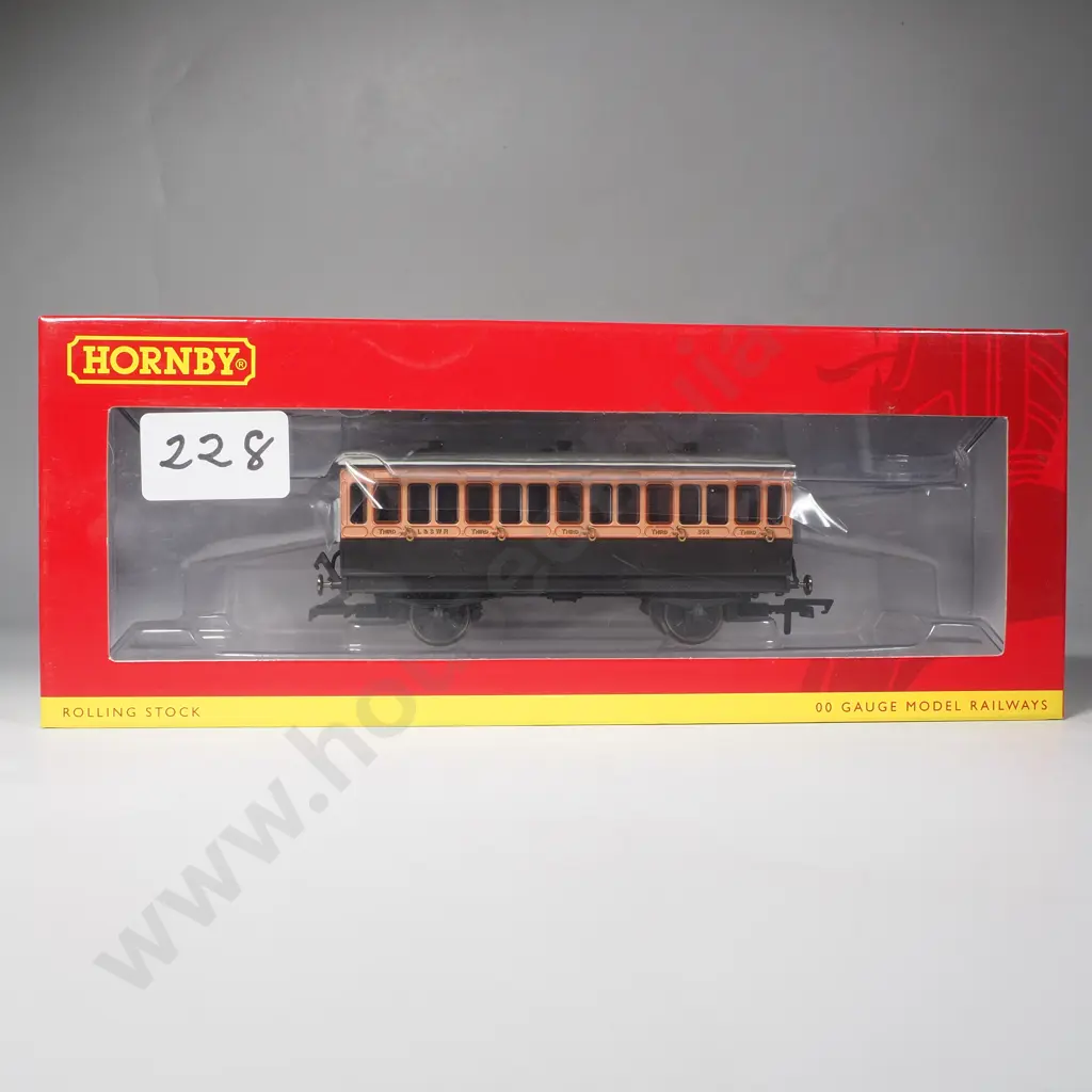 Hornby - L&SWR 4 Wheel 3rd Class Coach - Mint in Box R40062A Image 1++
