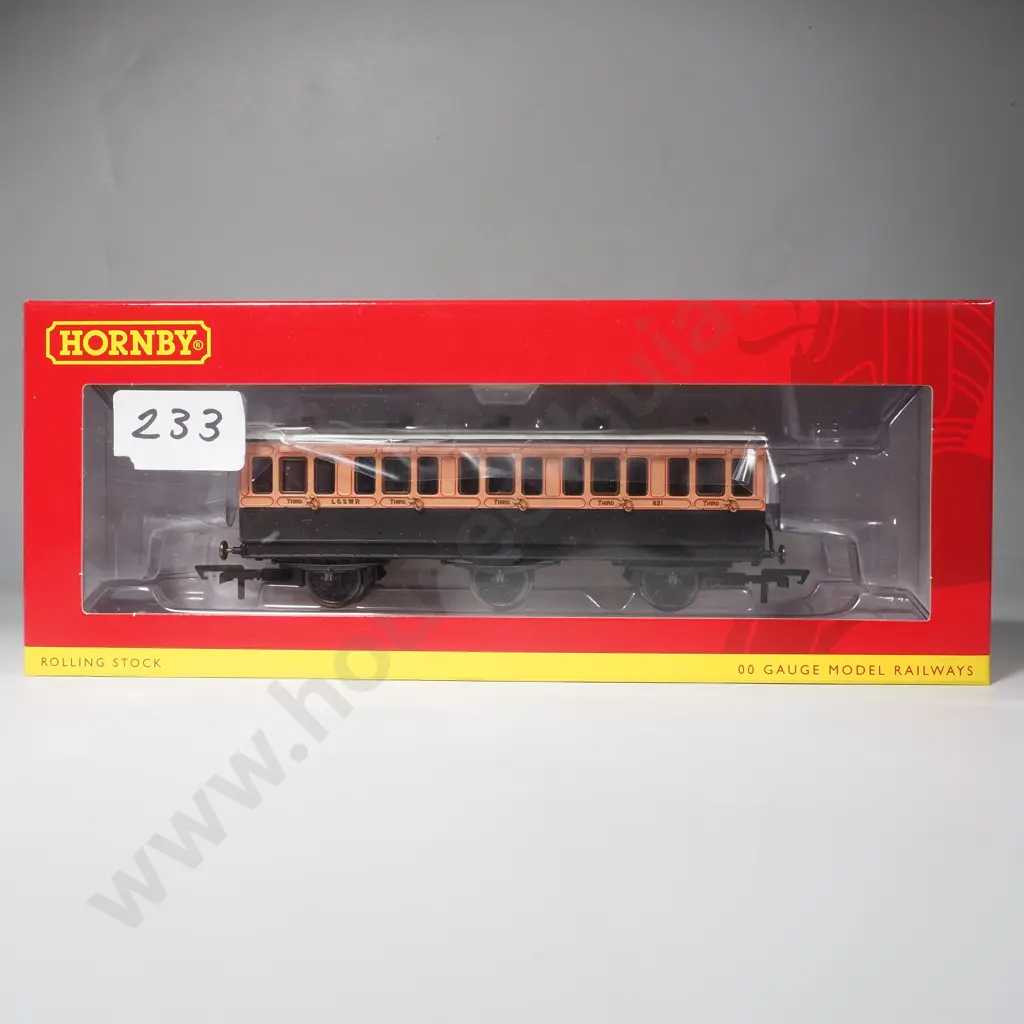Hornby - L & SWR 3rd Class 6 Wheel Coach - Mint in Box R40291 Image 1++