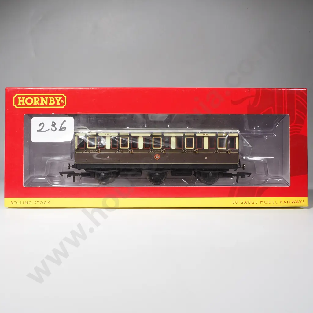 Hornby - GWR 3rd Class 6 Wheel Coach - Mint in Box R40306 Image 1++