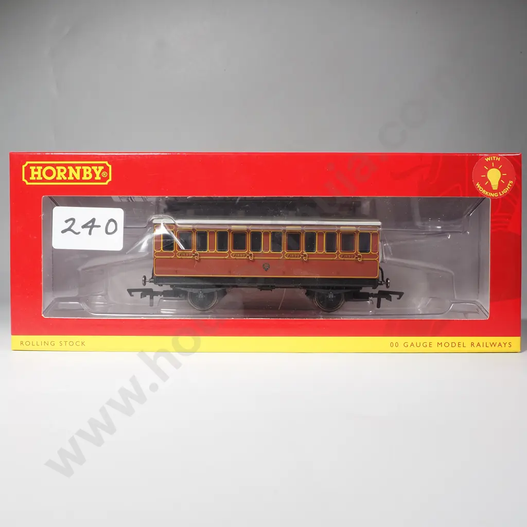Hornby - LB&SCR 4 Wheel 1st Class Coach - Mint in Box R40115 Image 1++