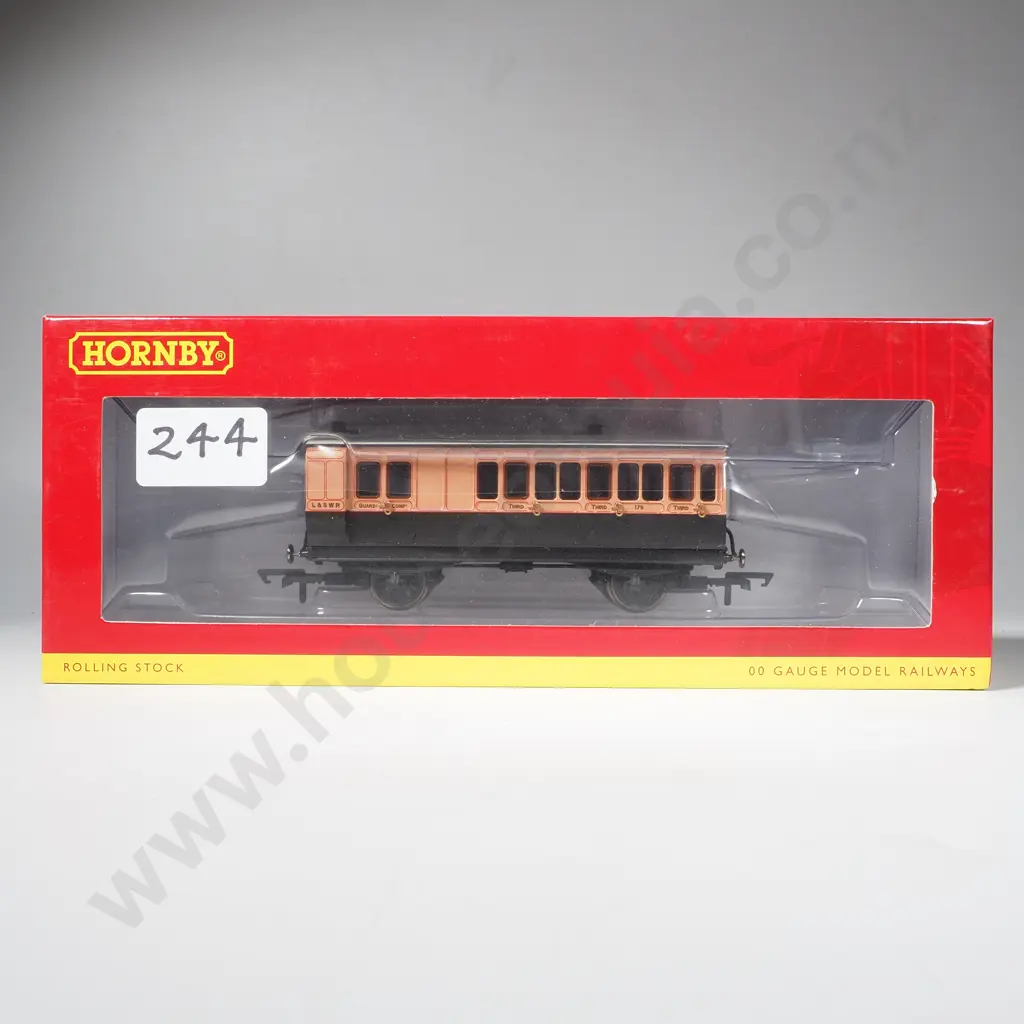 Hornby - L&SWR 4 Wheel Brake 3rd Class Coach - Mint in Box R40063 Image 1++