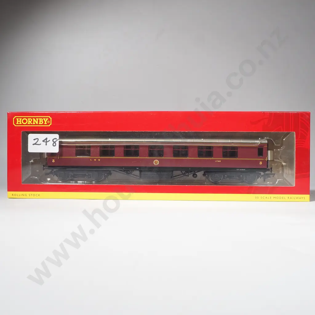 Hornby - LMS Standard Period 3 Corridor 3rd Class Coach - Mint in Box R4804 Image 1++
