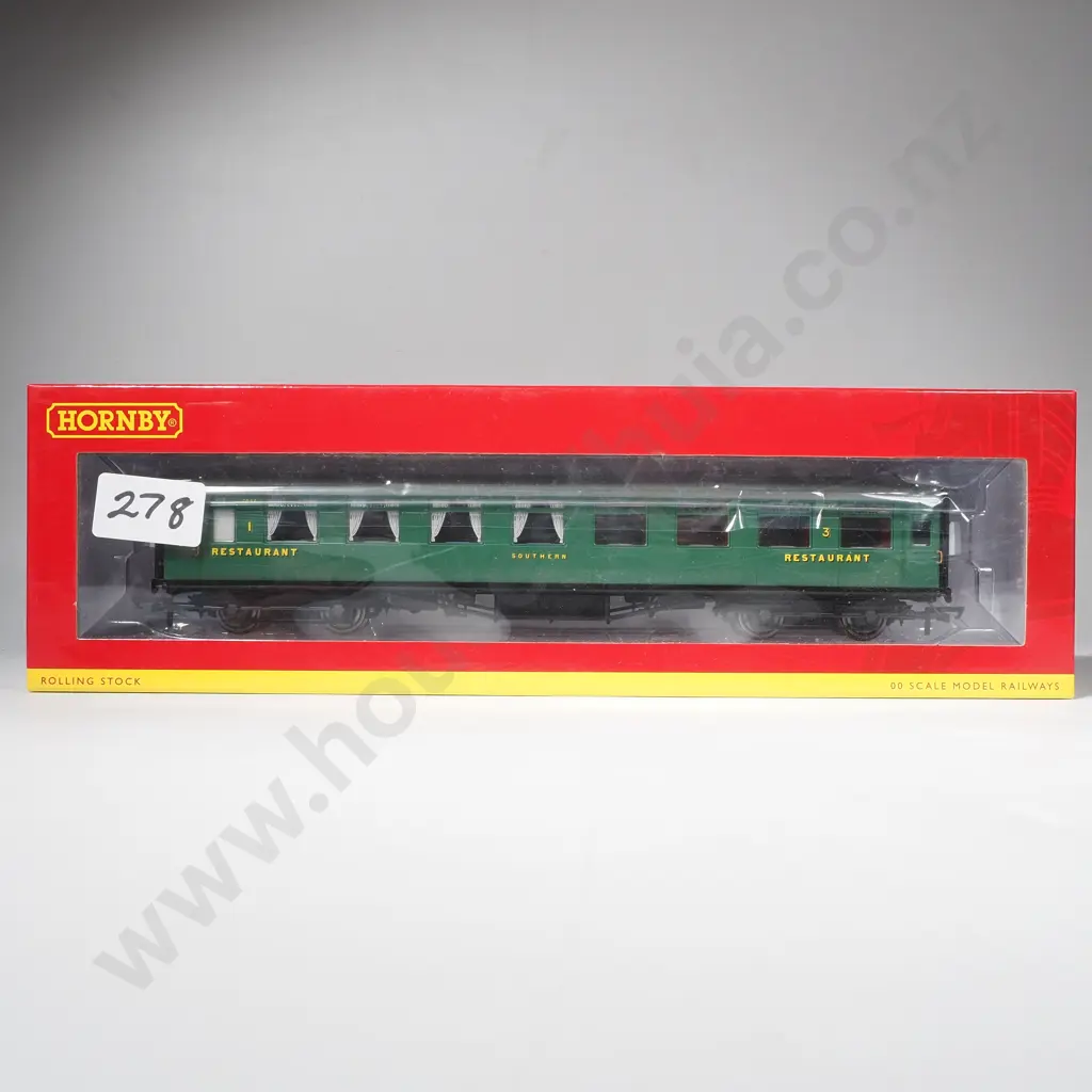 Hornby - SR Maunsell Composite Dining Saloon - Mint in Box R40221 Image 1++