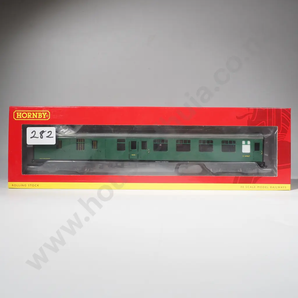 Hornby - BR Mkl Corridor Brake 2nd Class Coach - Mint in Box R4977 Image 1++