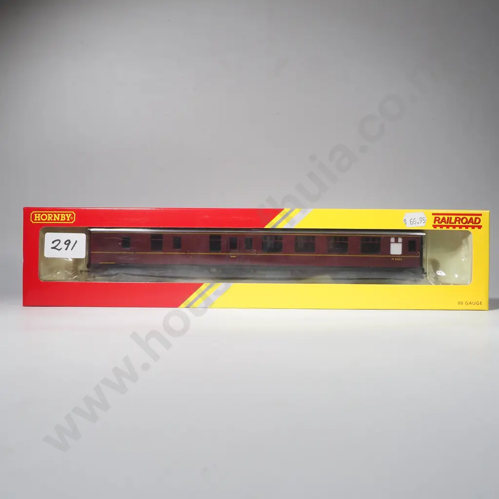 Hornby 'Railroad' - BR MKl Brake 2nd Class Coach - Mint in Box R4352 Image 1++