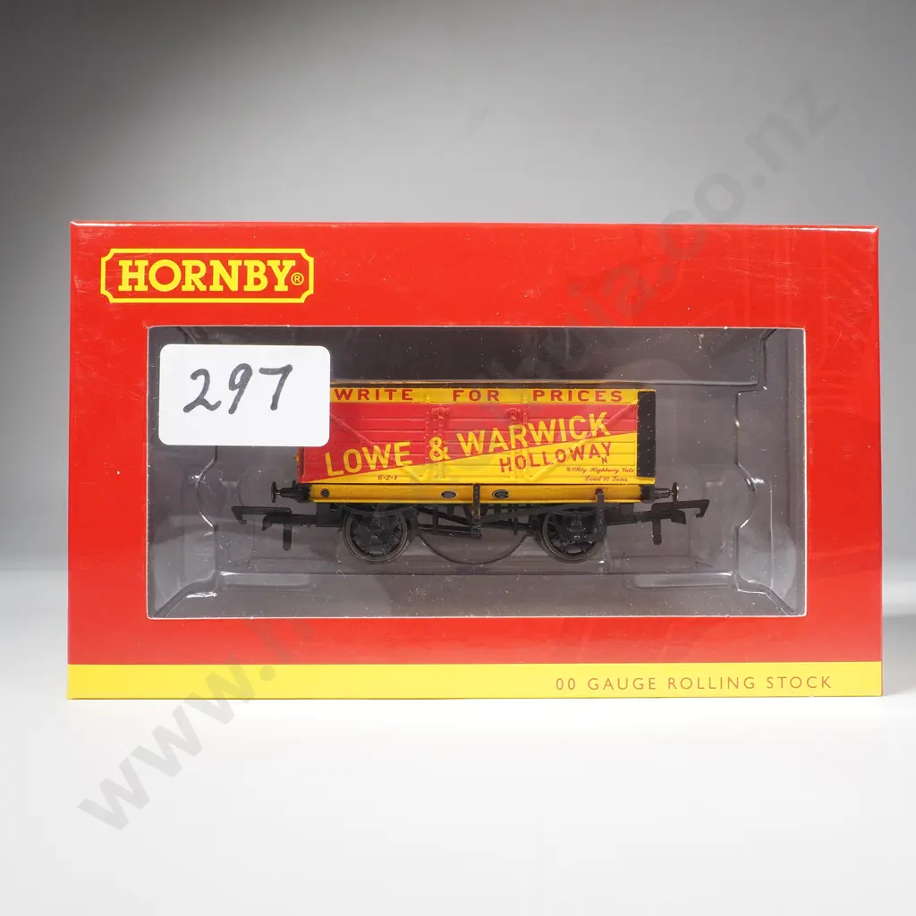 Hornby - 'Lowe & Warwick' 7 Plank Wagon - Mint in Box R60026 Image 1++