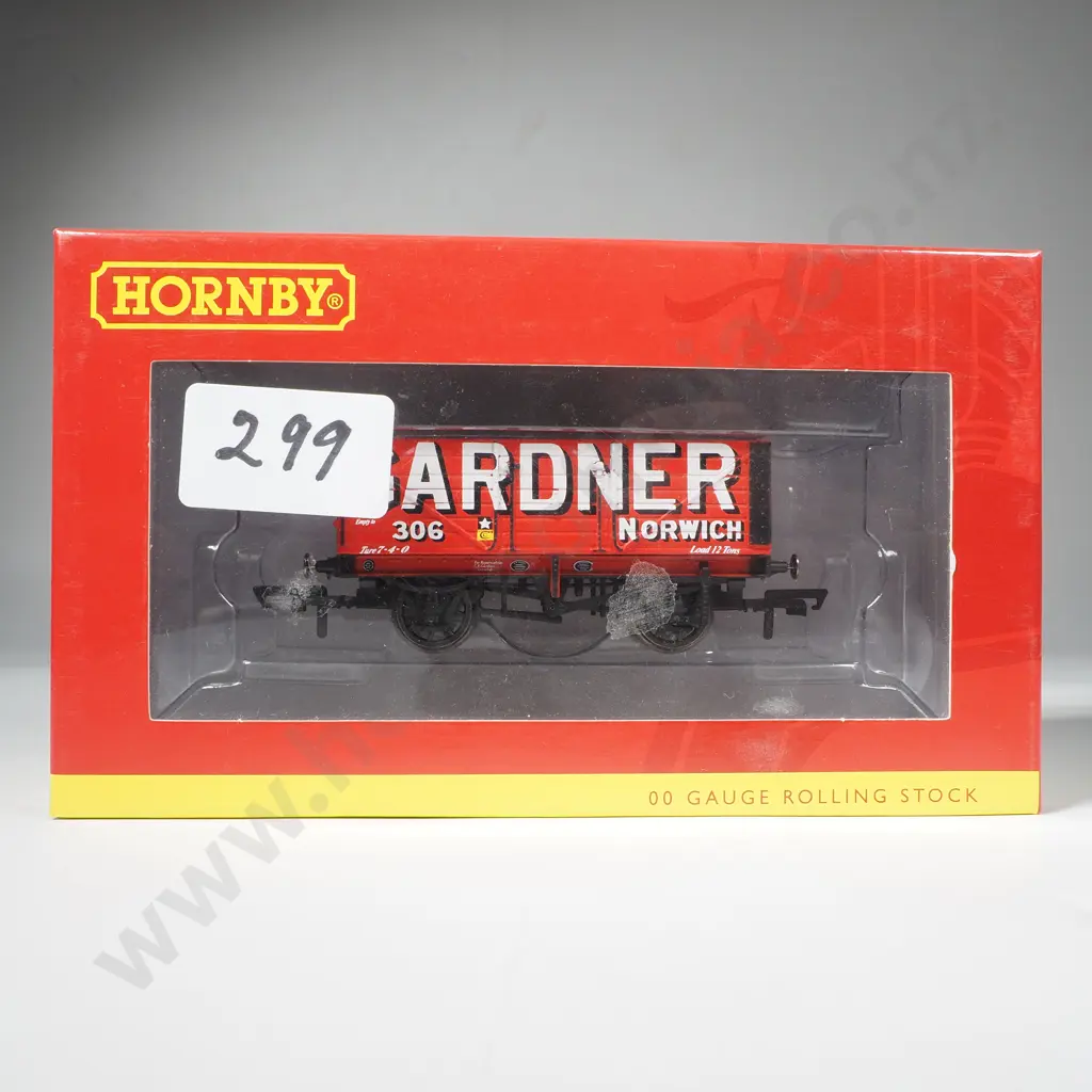 Hornby - 7 Plank Wagon 'Gardner' - Mint in Box R6951 Image 1++