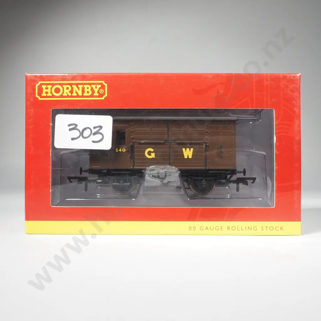 Hornby - GWR Horse Box - Mint in Box R6972 Image 1++