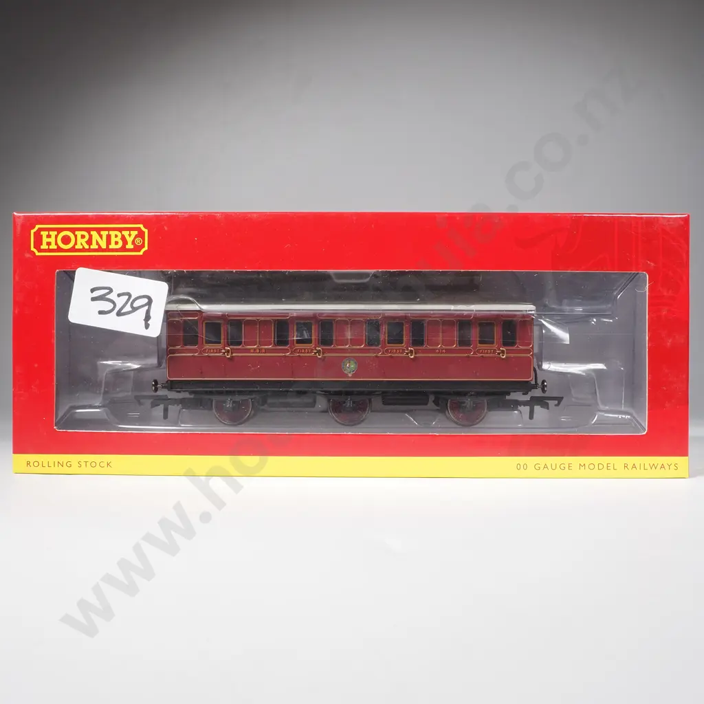 Hornby - NBR 6 Wheel 1st Class Coach - Mint in Box R40089 Image 1++