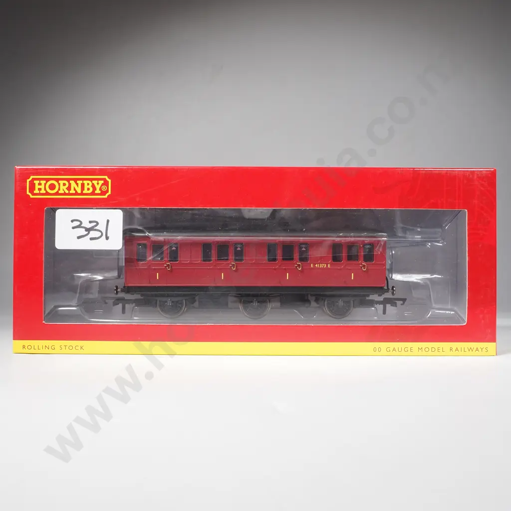Hornby - BR 6 Wheel 1st Class Coach - Mint in Box R40077 Image 1++