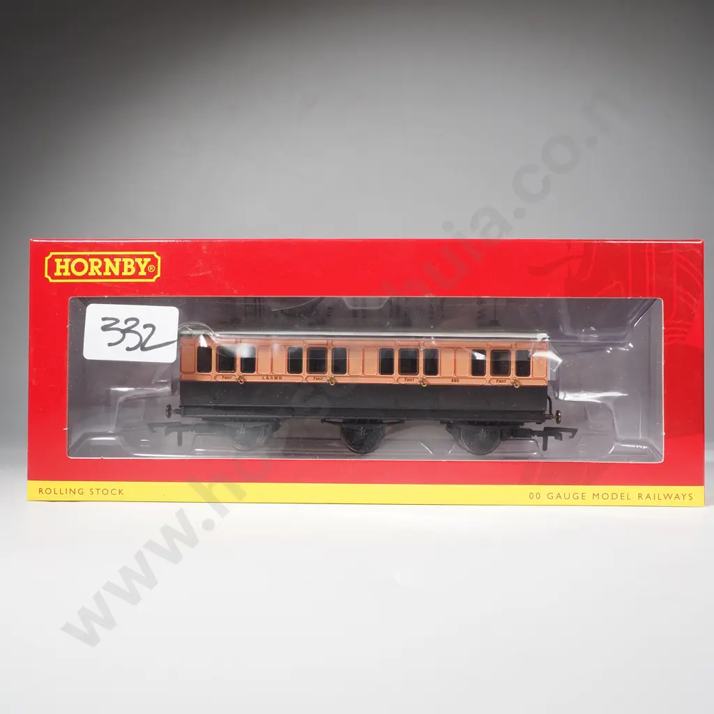 Hornby - L & SWR 1st Class 6 Wheel Coach - Mint in Box R40289 Image 1++