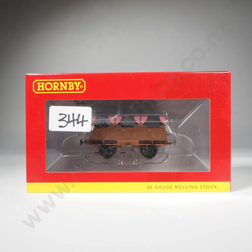 Hornby - L&MR 2nd Class Coach - Mint in Box R40438 Image 1++