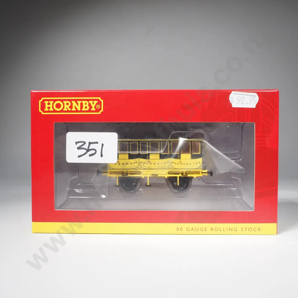 Hornby -L&MR 1st Class Coach - Mint in Box R40445 Image 1++