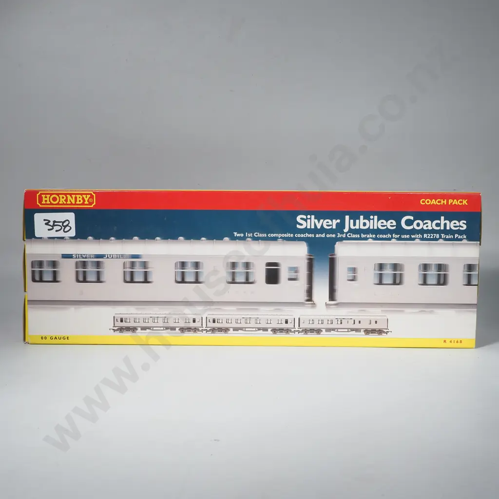 Hornby - Silver Jubilee Coach Pack - Mint in Box R4168 Image 1++