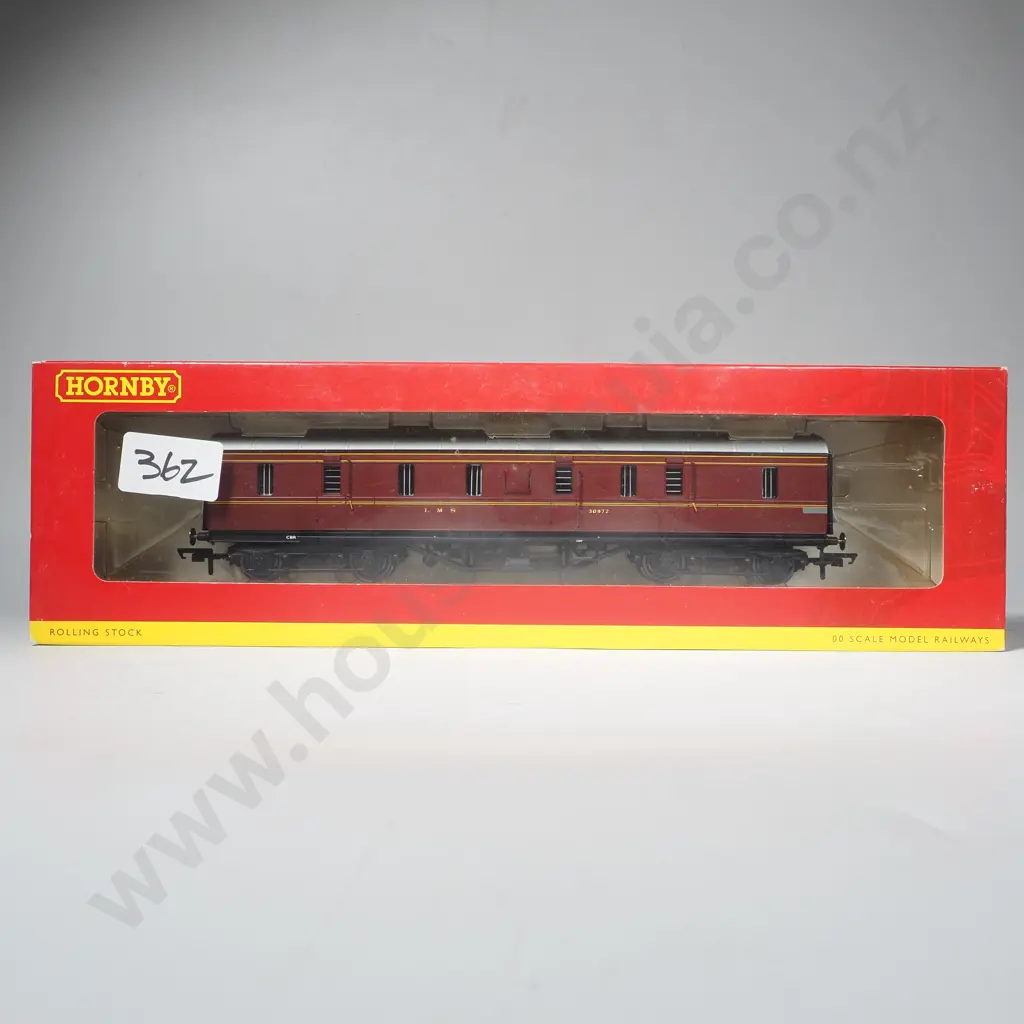 Hornby - LMS Standard Period 3 Full Brake Coach - Mint in Box R4233 Image 1++