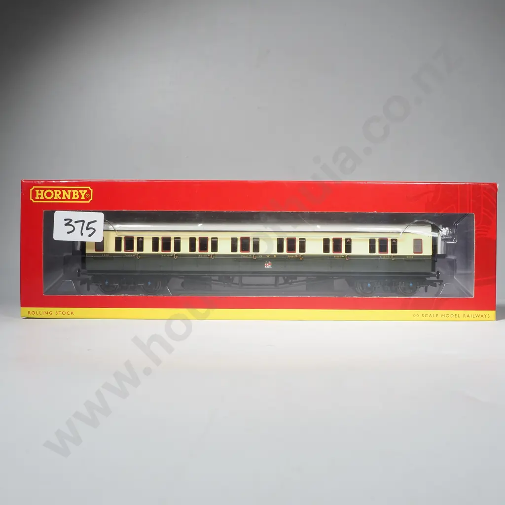 Hornby - GWR Collett Corridor Composite Coach- Mint in Box R4682A Image 1++